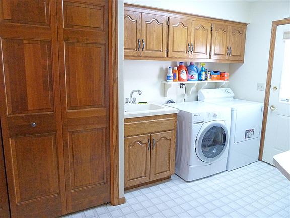 4th image of 13112 Longview Dr