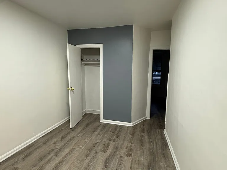 541 Perry St — Photo 14