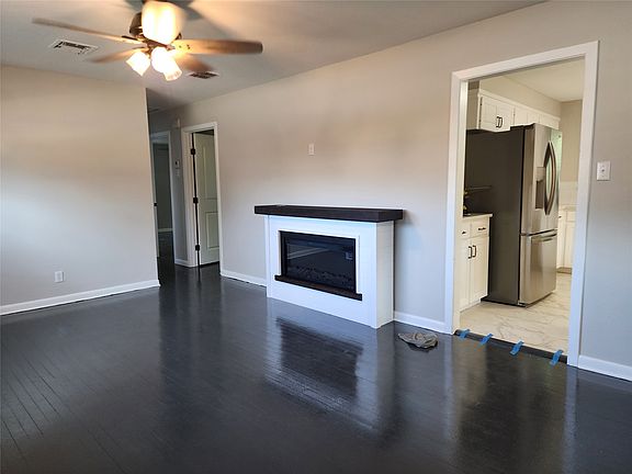 2nd image of 2604 Douglas Dr