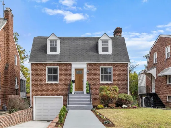 2106 32nd St SE, Washington, DC 20020