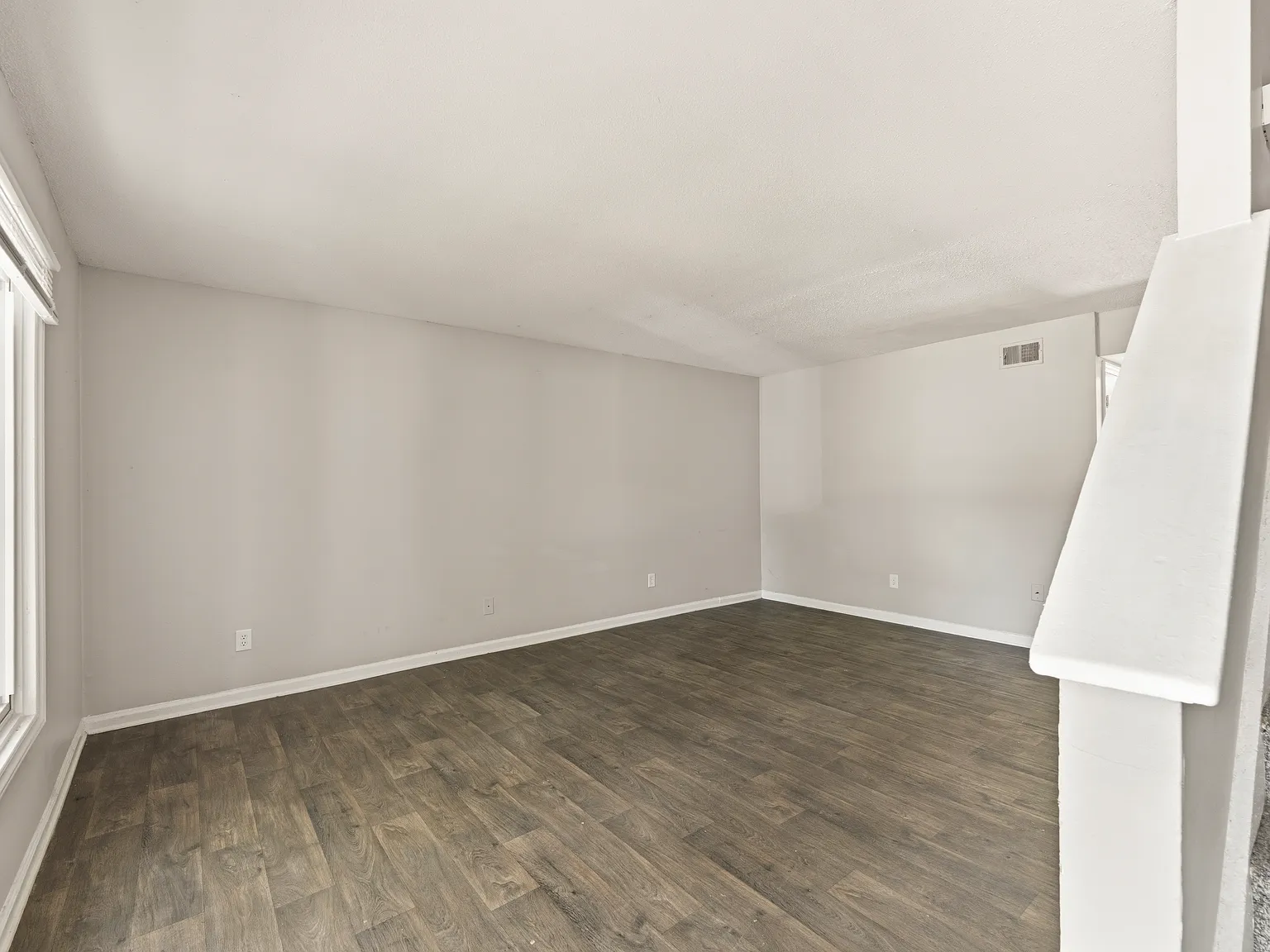 2 bed, 1030 sqft, $1,500 — Photo 2