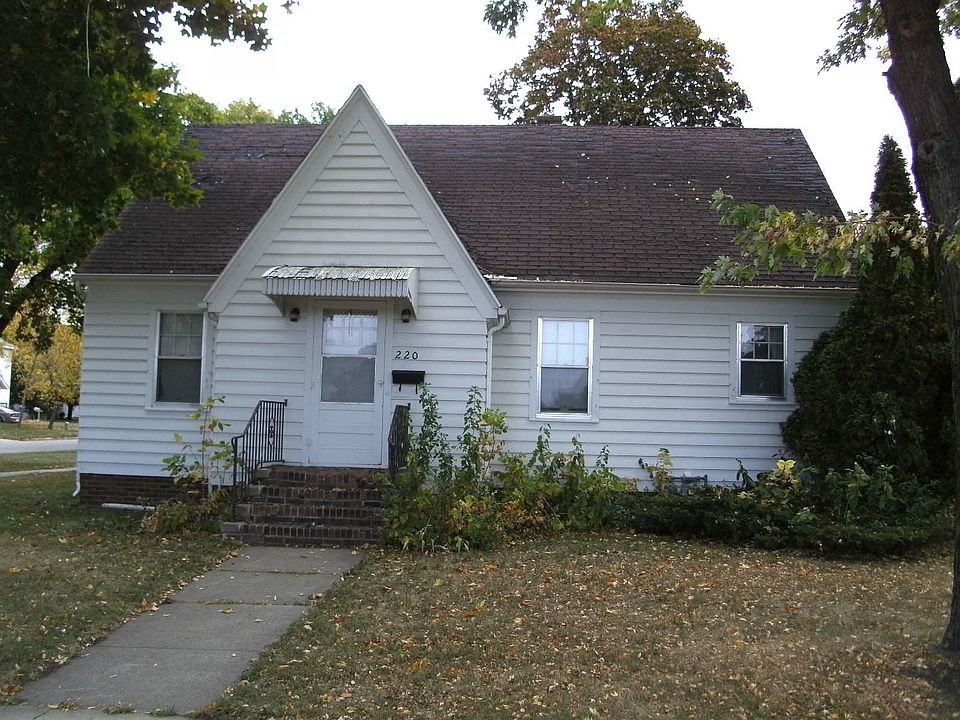 1st image of 220 N 7th St