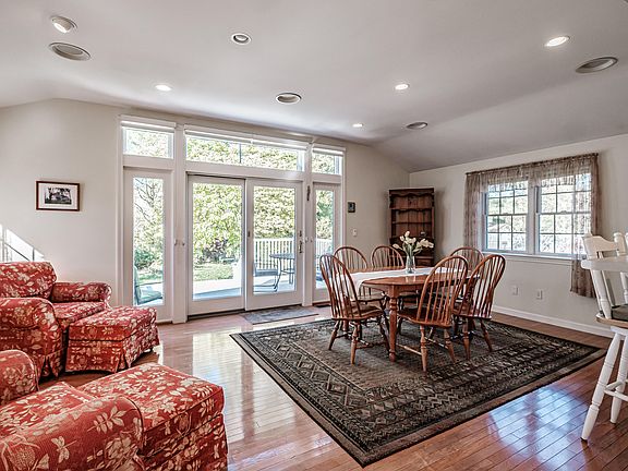 4th image of 35 Harrisburg Avenue