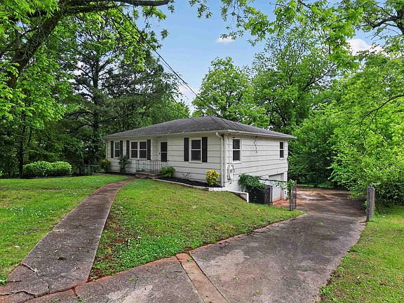 4th image of 9804 Greenlee Rd
