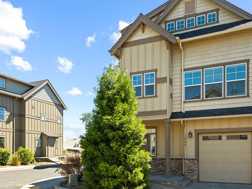 1st image of 1064 SE Leonel Ln