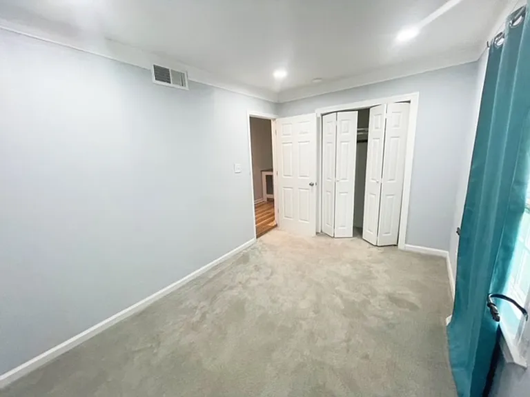 1529 Summit Ave — Photo 12