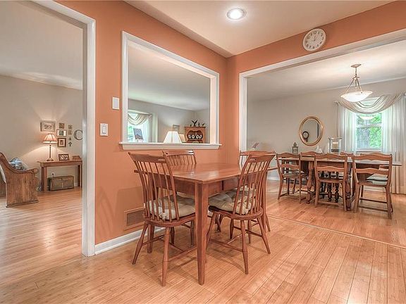5th image of 9314 Hayes Dr