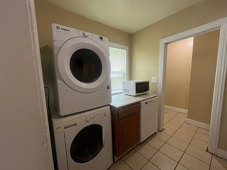 1504 S Knoxville Ave — Photo 7