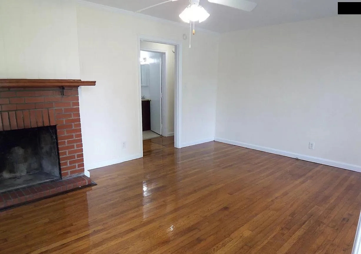 3 bed, 1700 sqft, $2,100 — Photo 4