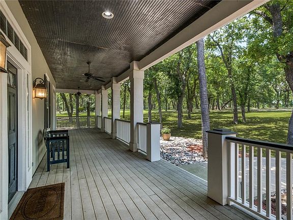 5th image of 816 Stowe Ln