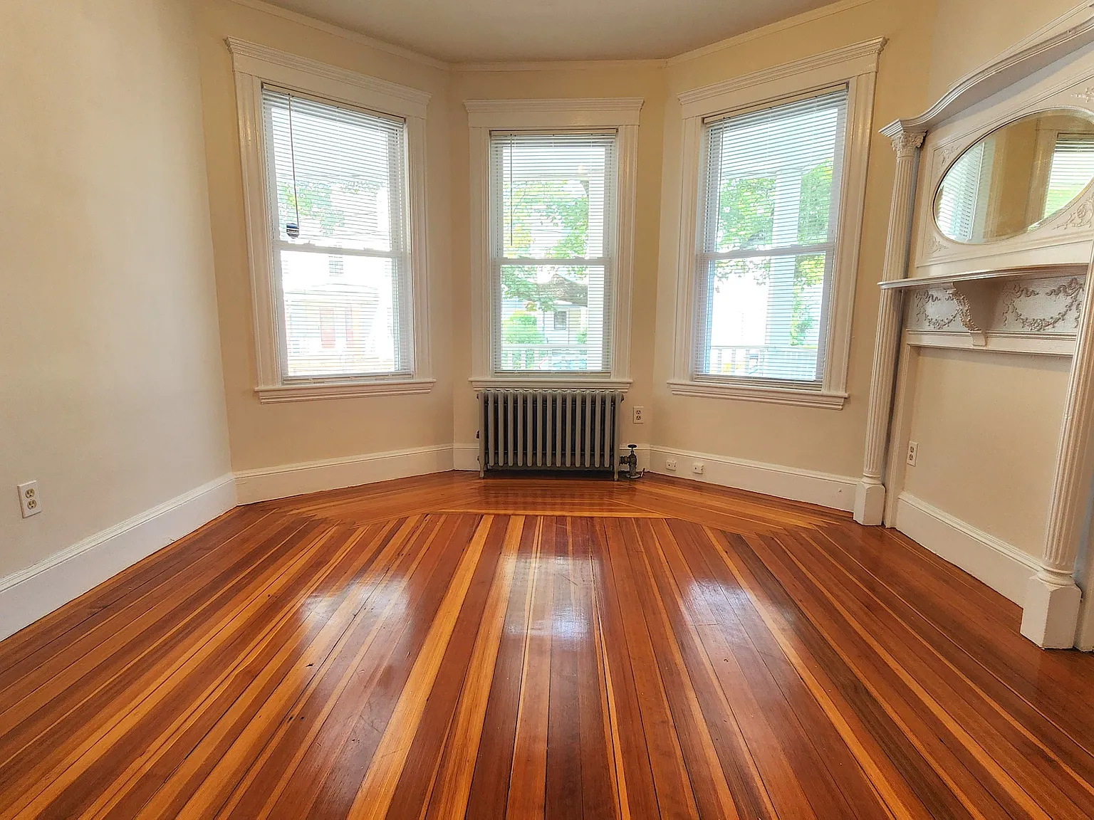 2 bed, 1100 sqft, $2,900 — Photo 2