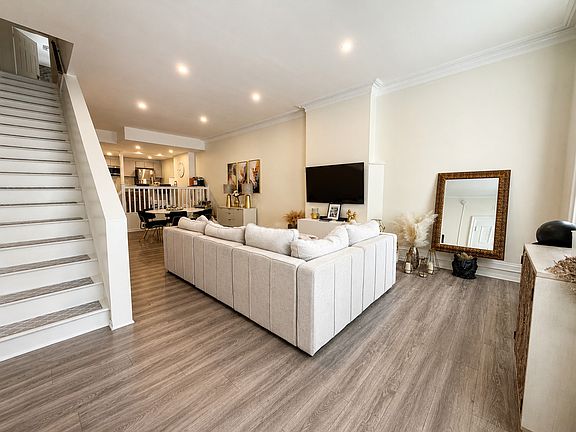 2nd image of 1035 Spruce St APT 301