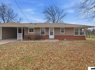 3330 Gott Cir, Lincoln, NE 68524