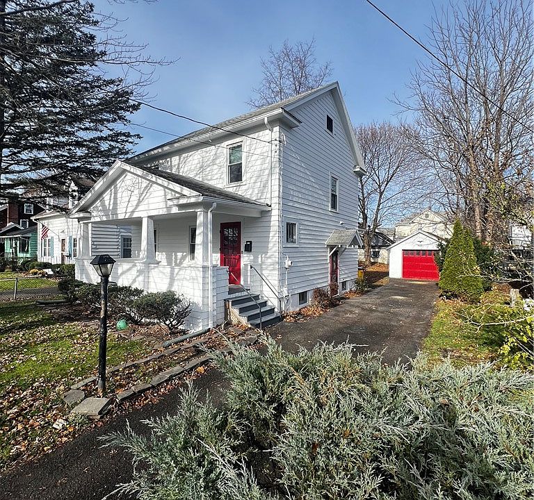 1st image of 562 Baty St