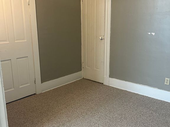 4th image of 306 Carroll St APT 4