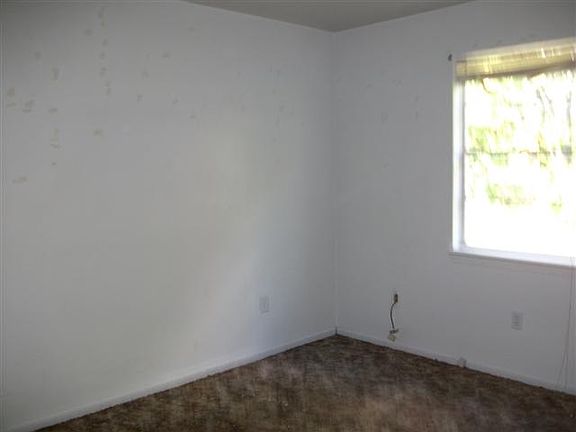 3rd image of 702 N 1st St APT 3