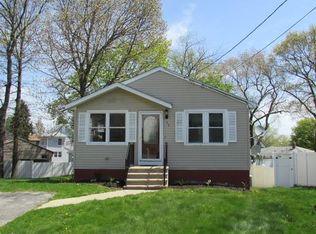 14 Linda Ct, Providence, RI 02904