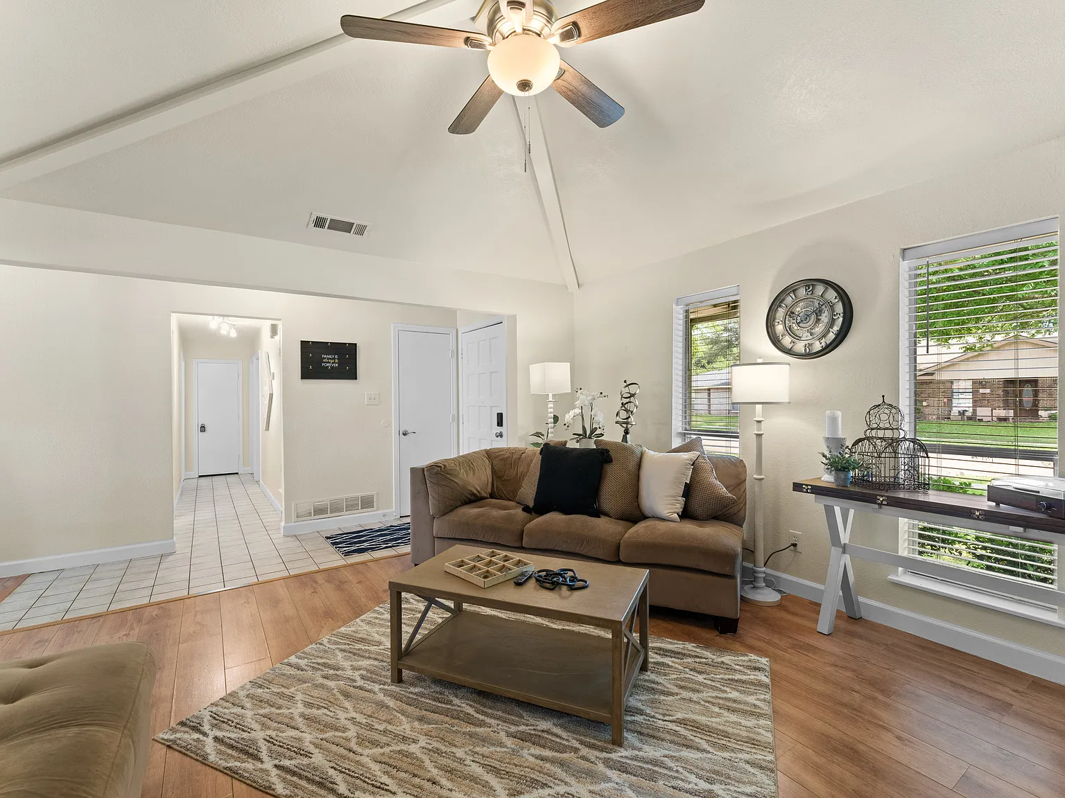 3 bed, 1524 sqft, $5,995 — Photo 4