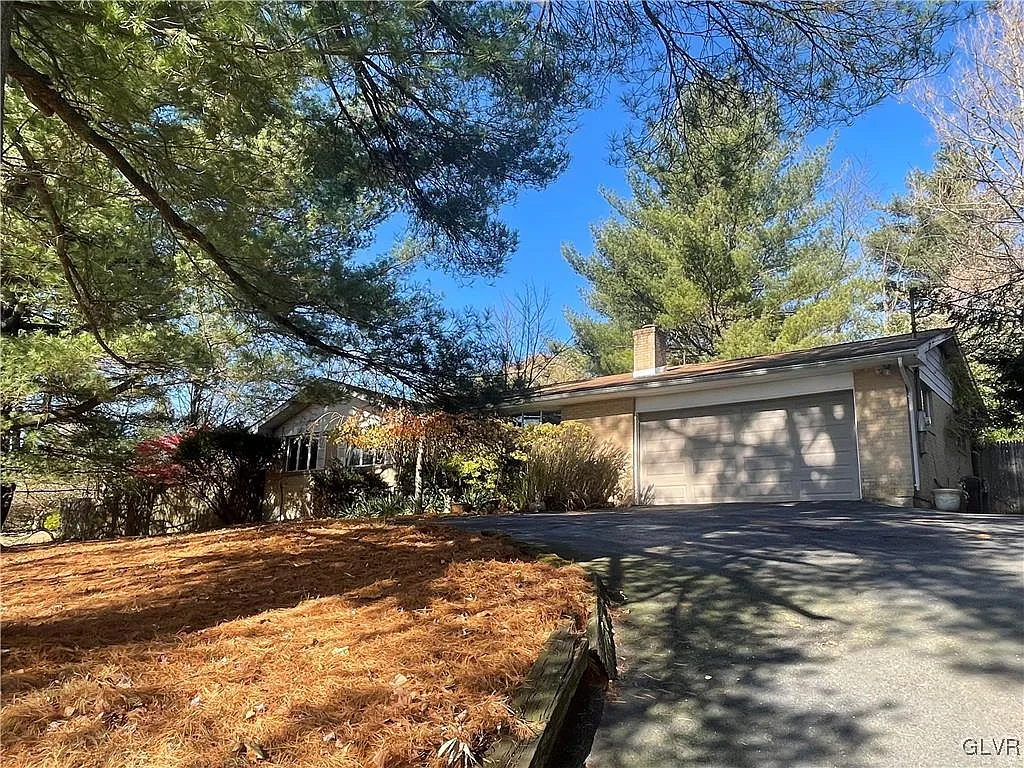 240 Edgemont Rd photo 1