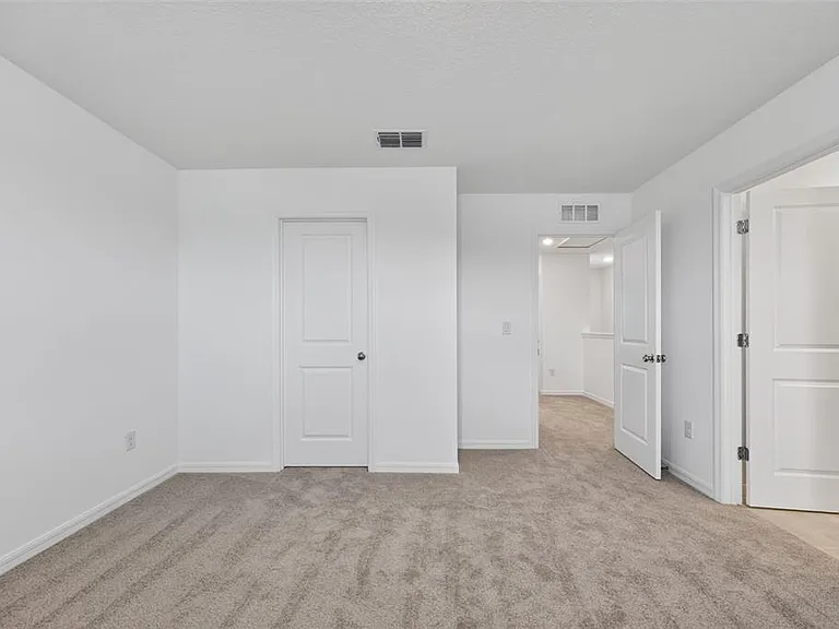 10761 Eclipse St — Photo 24