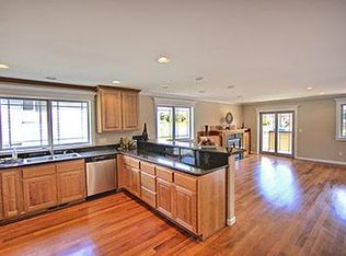 615 N 49th St, Seattle, WA 98103