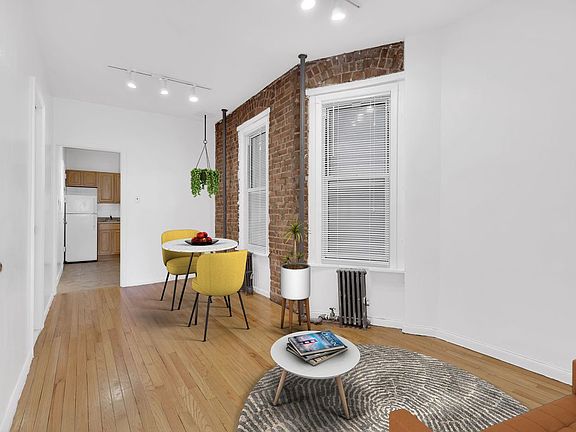 3rd image of 448 W 54th St