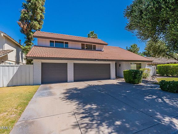 2nd image of 1324 E BAYVIEW Drive