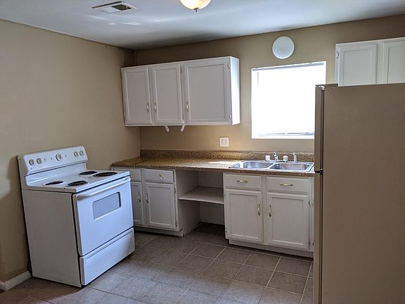 3rd image of 7225 Walrond Ave
