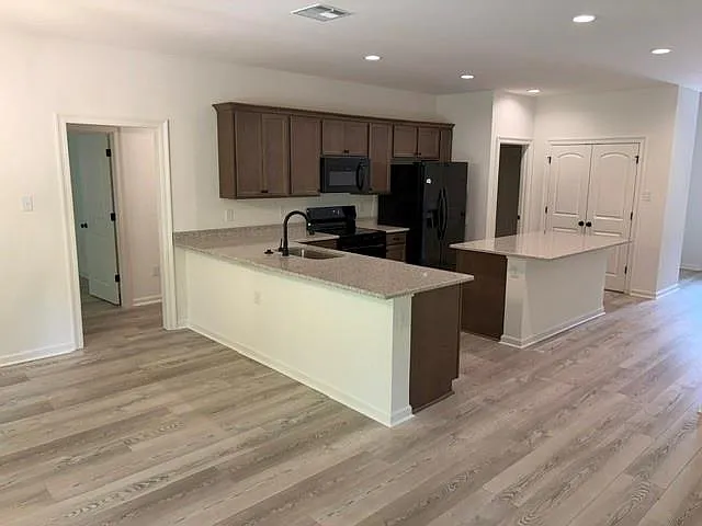 190 Southgate Dr — Photo 5