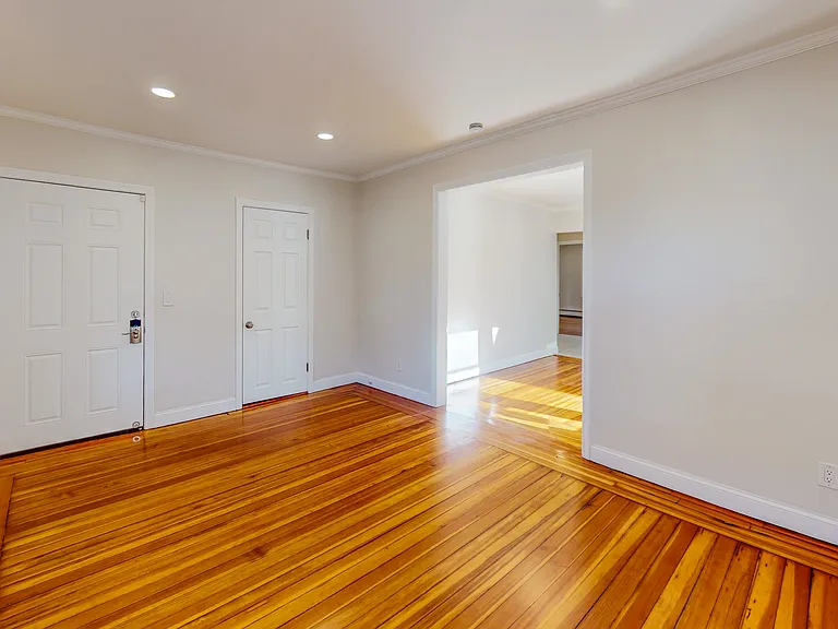 7 Smith St #1 — Photo 4