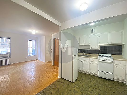 5th image of 259 W 29th St APT 4E