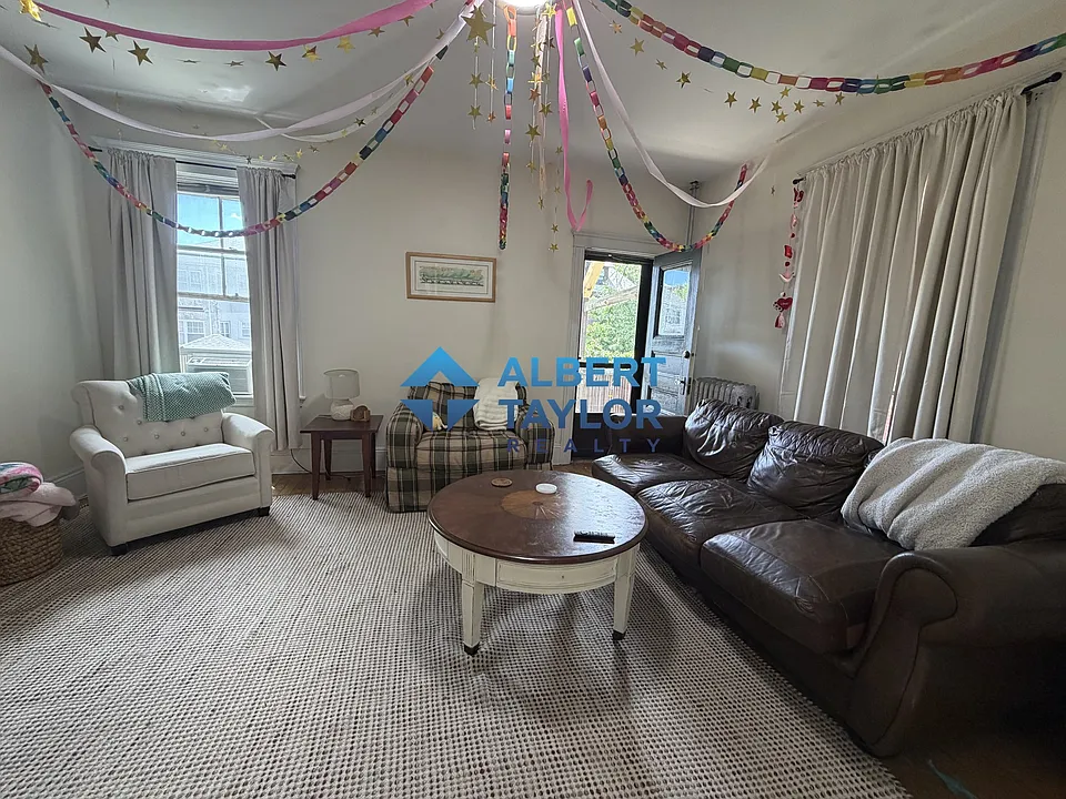 106 Strathmore Rd #2
