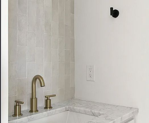 3rd image of 4711 Sylvester St #1