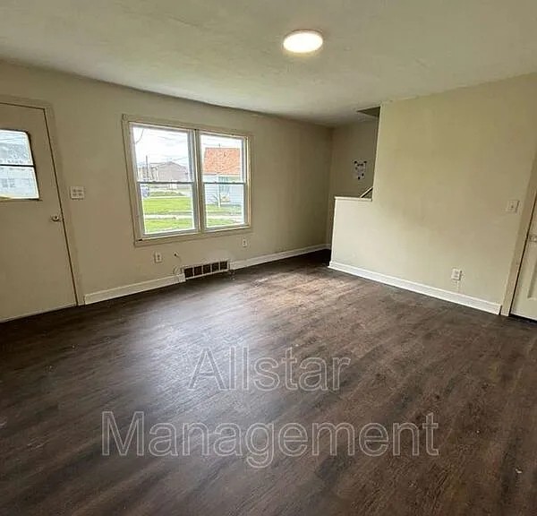944 S Central Dr — Photo 10