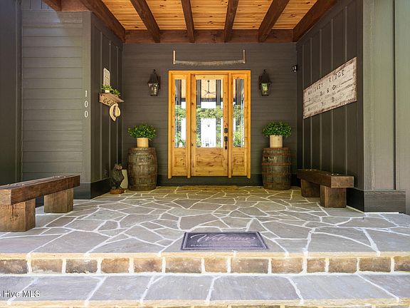 2nd image of 100 Little Den Lane