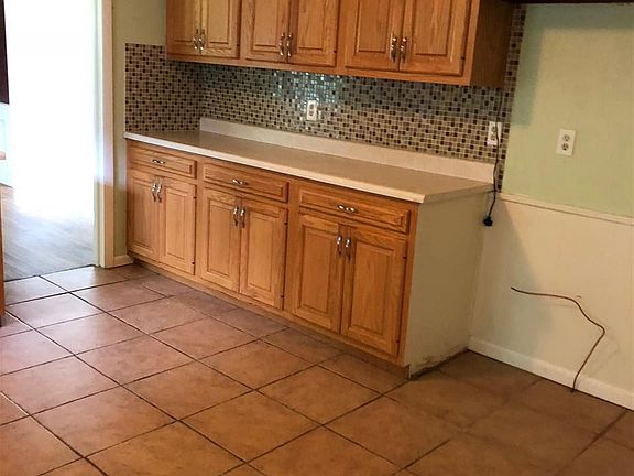 5th image of 2937 W Parkridge Dr