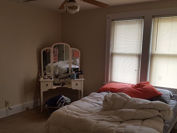 4th image of 2835 Indianola Ave