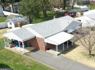 105 Shubrook Ln, Aston, PA 19014