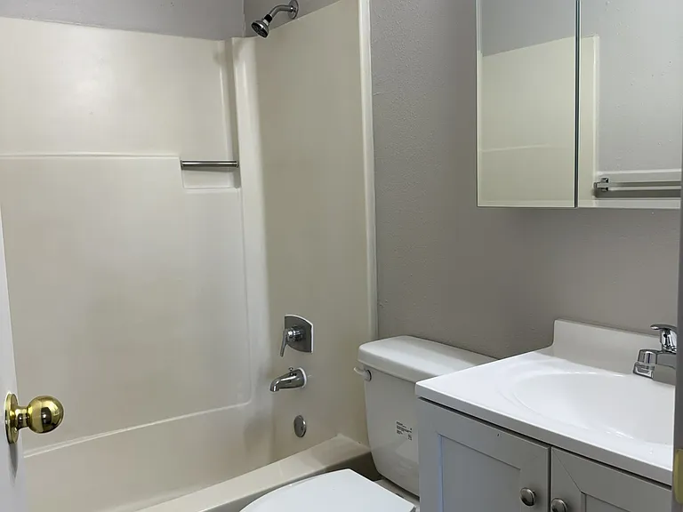 415 S Robert St #8 — Photo 6