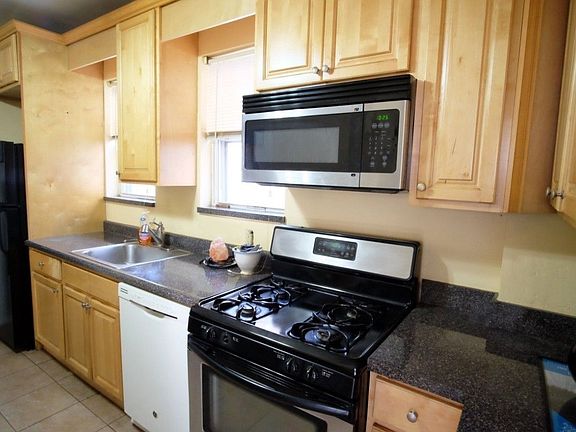 5th image of 1529 Robertson Pl