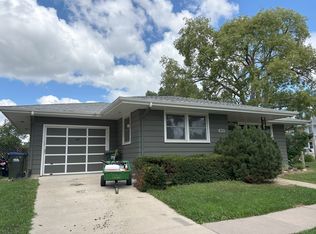 630 E Jefferson St, Iowa City, IA 52245