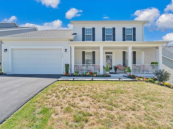 2nd image of 2141 Kings Walk Dr NE
