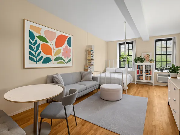 324 Pearl Street image 1 of 4