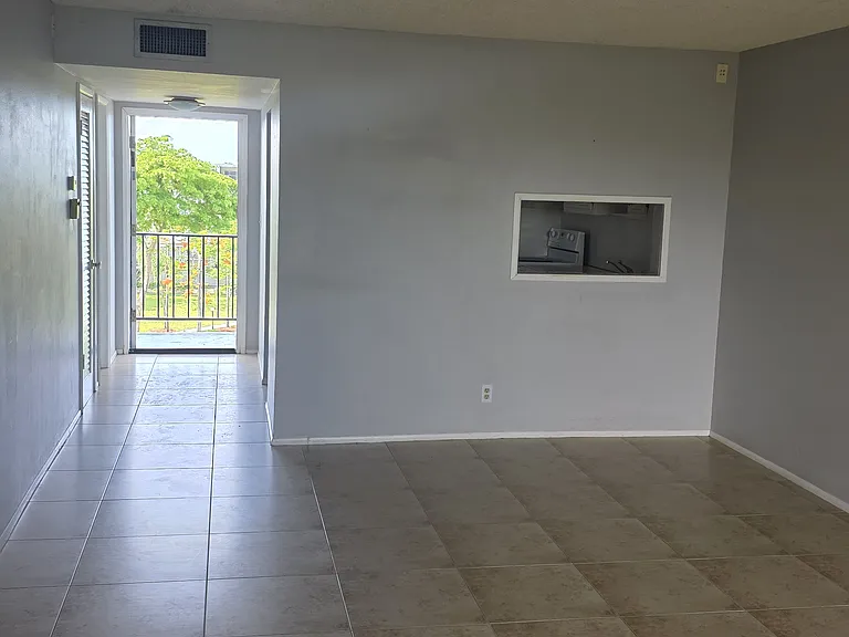 950 Hillcrest Dr #512 — Photo 7