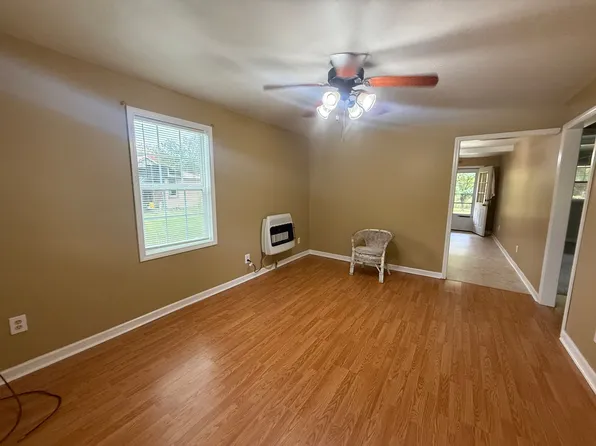 27 Todd St NE, Rome, GA 30161