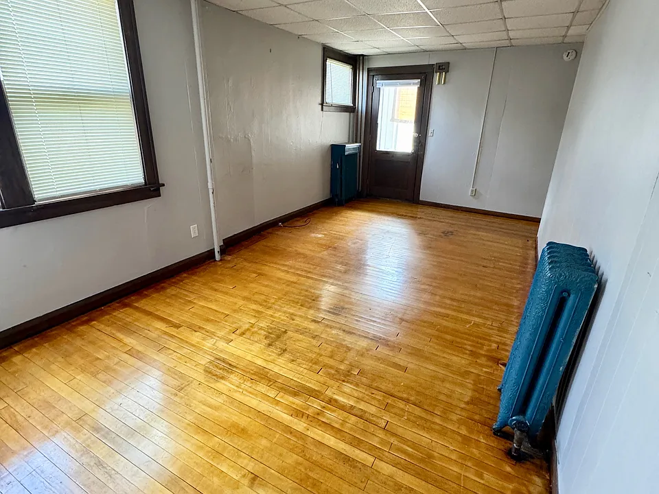 Living Room/Front entry.