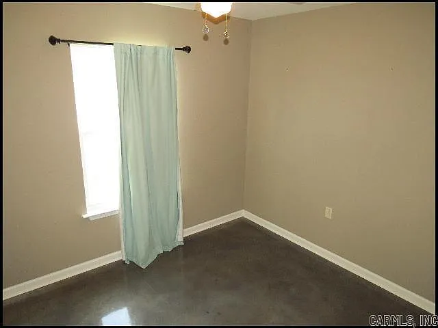 306 Barnes St — Photo 6
