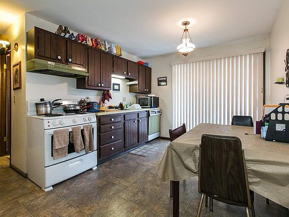 3rd image of 2050 Pasadena Dr #4