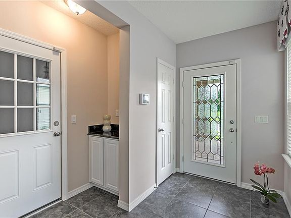 4th image of 2706 Monticello Way