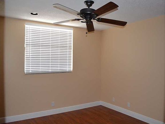 4th image of 1629 Cypress Pointe Dr